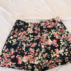 Floral short